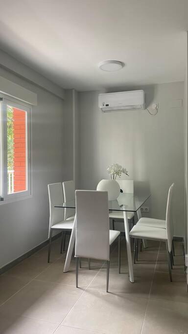 Moderno Y Coqueto En Playa San Juan Apartament *