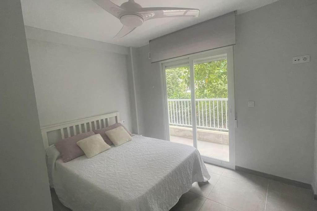 Moderno Y Coqueto En Playa San Juan Apartament *
